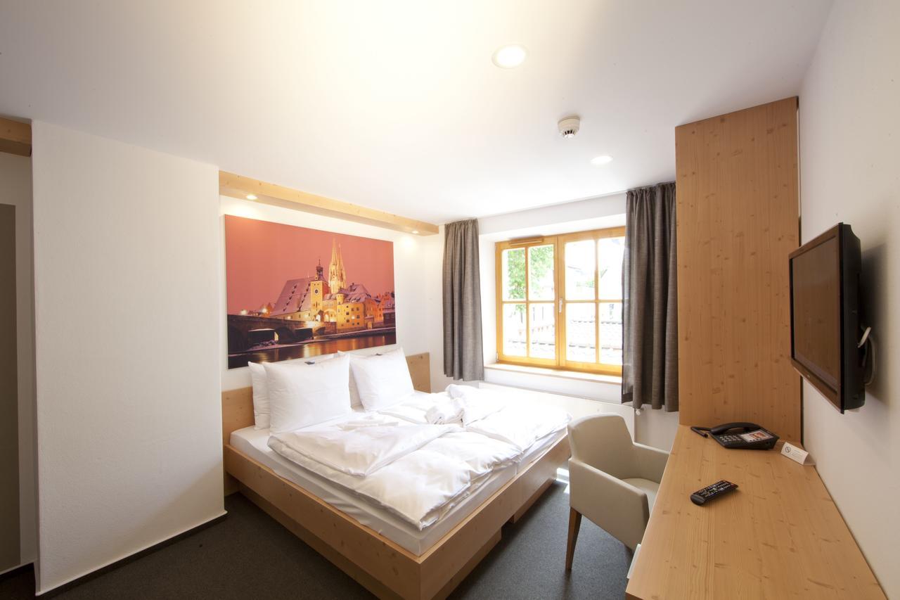 Hotel Gasthof Butz Worth an der Donau Zimmer foto